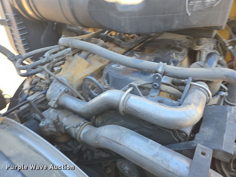 image for item DT5455 2014 Caterpillar CT660L semi truck