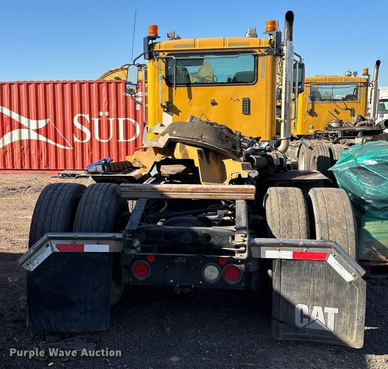 image for item DT5456 2014 Caterpillar CT660L semi truck