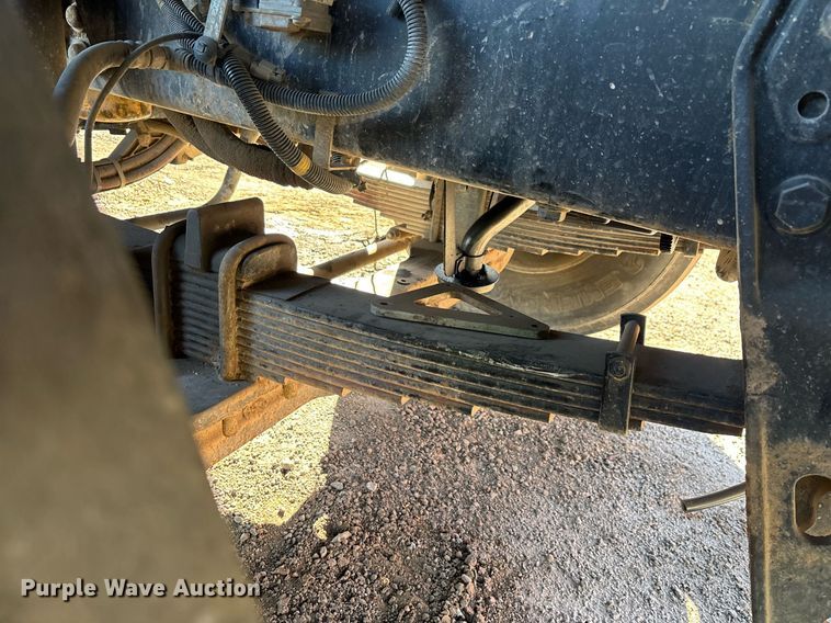 image for item DT5456 2014 Caterpillar CT660L semi truck