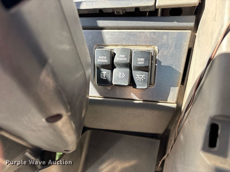 image for item DT5456 2014 Caterpillar CT660L semi truck