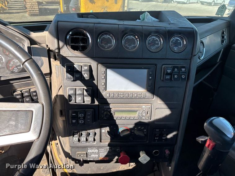 image for item DT5456 2014 Caterpillar CT660L semi truck