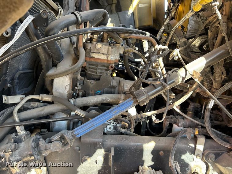 image for item DT5456 2014 Caterpillar CT660L semi truck