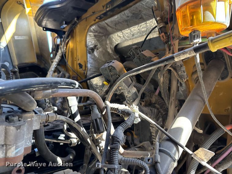 image for item DT5456 2014 Caterpillar CT660L semi truck