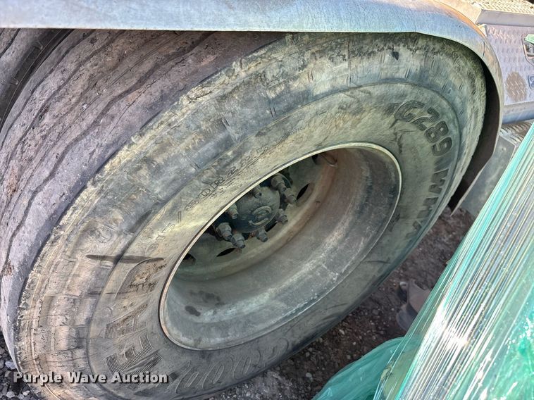 image for item DT5456 2014 Caterpillar CT660L semi truck