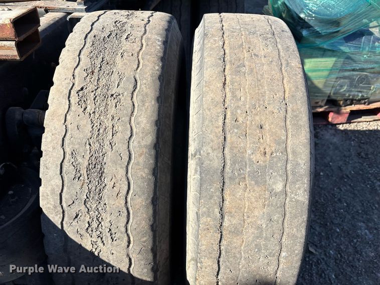 image for item DT5456 2014 Caterpillar CT660L semi truck