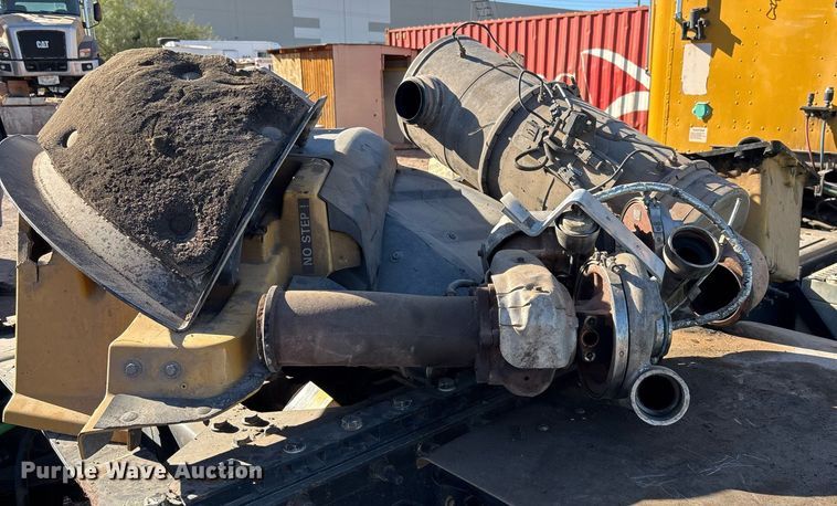 image for item DT5456 2014 Caterpillar CT660L semi truck