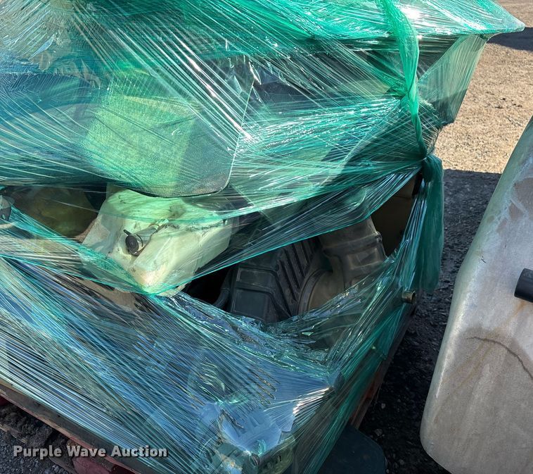 image for item DT5456 2014 Caterpillar CT660L semi truck