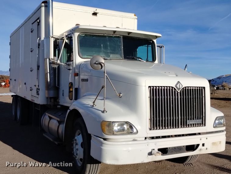 image for item DV6627 1998 International 9400 box truck with mud mixing system