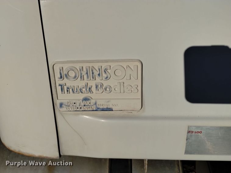 image for item DV6627 1998 International 9400 box truck with mud mixing system