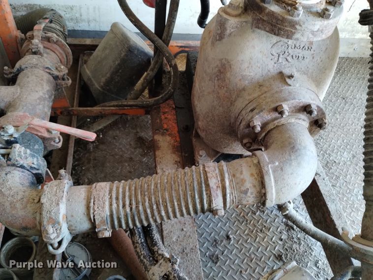 image for item DV6627 1998 International 9400 box truck with mud mixing system