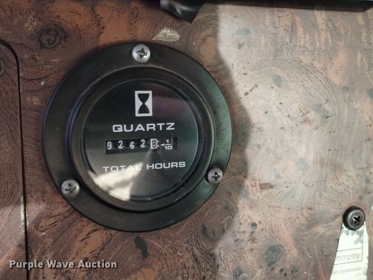 image for item DV6627 1998 International 9400 box truck with mud mixing system