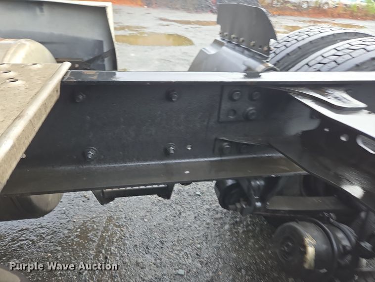 image for item DW1750 2015 Freightliner Cascadia semi truck