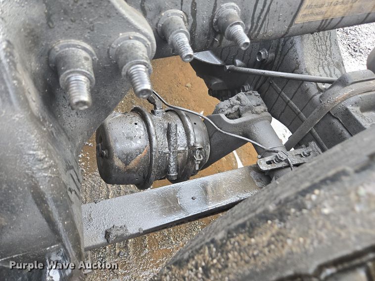 image for item DW1750 2015 Freightliner Cascadia semi truck