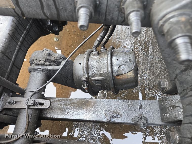 image for item DW1750 2015 Freightliner Cascadia semi truck