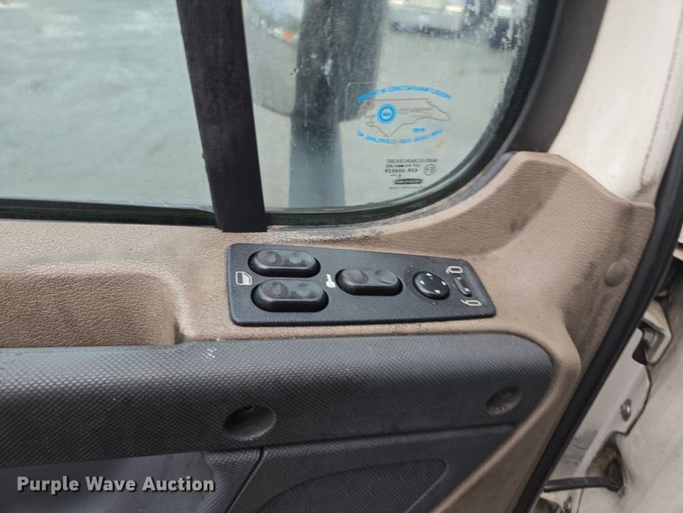 image for item DW1750 2015 Freightliner Cascadia semi truck