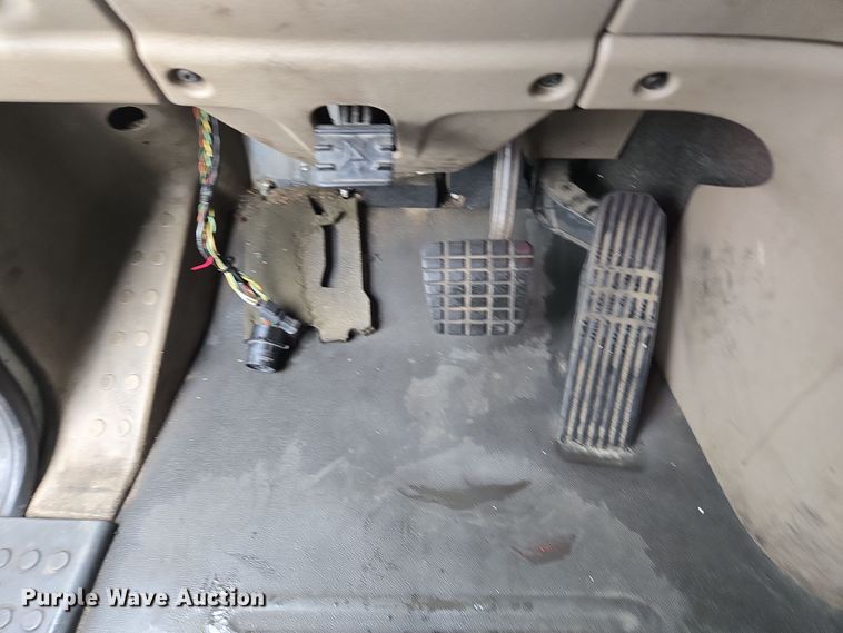 image for item DW1750 2015 Freightliner Cascadia semi truck