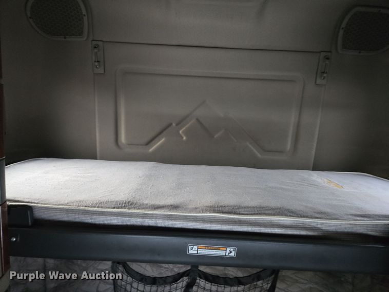 image for item DW1750 2015 Freightliner Cascadia semi truck