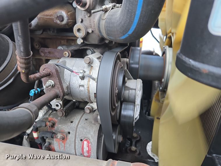 image for item DW1750 2015 Freightliner Cascadia semi truck