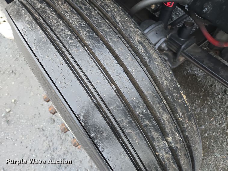 image for item DW1750 2015 Freightliner Cascadia semi truck