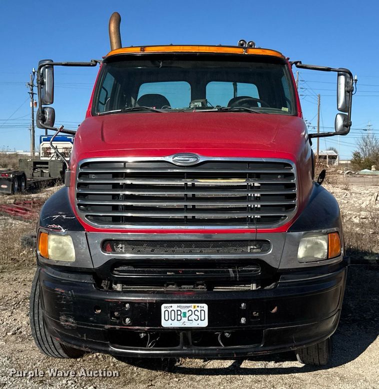 image for item DX1429 2007 Sterling A9500 semi truck