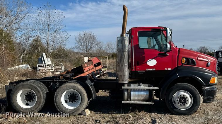image for item DX1429 2007 Sterling A9500 semi truck