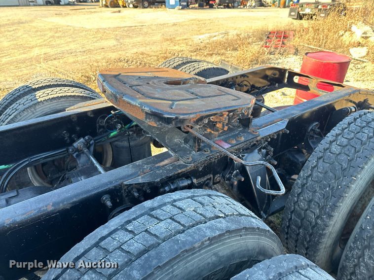 image for item DX1429 2007 Sterling A9500 semi truck