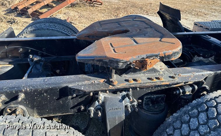 image for item DX1429 2007 Sterling A9500 semi truck