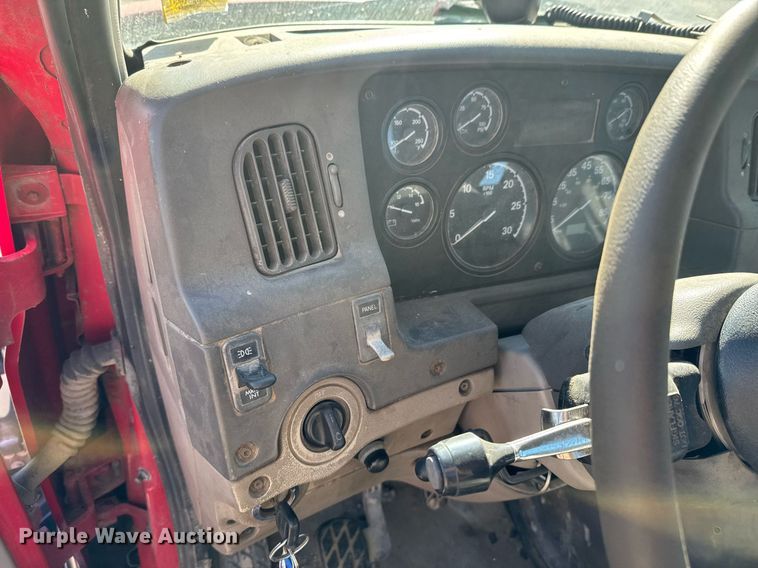 image for item DX1429 2007 Sterling A9500 semi truck