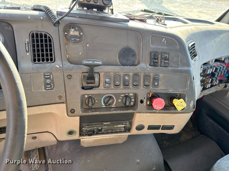 image for item DX1429 2007 Sterling A9500 semi truck