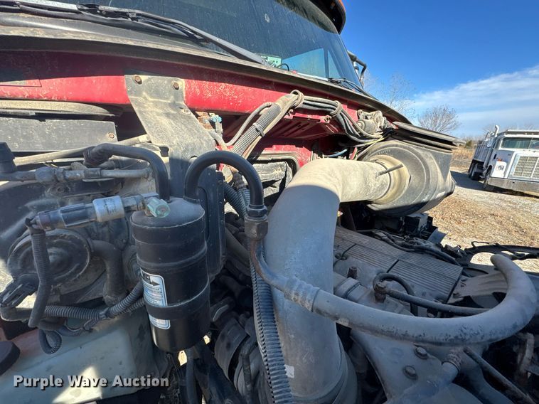 image for item DX1429 2007 Sterling A9500 semi truck