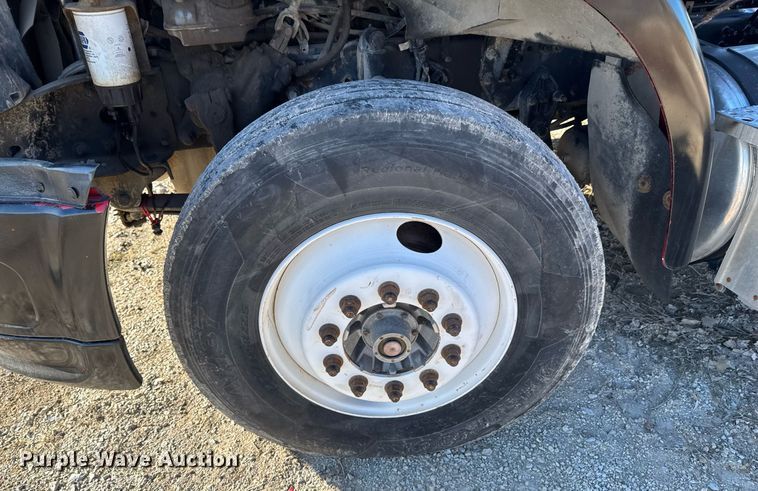 image for item DX1429 2007 Sterling A9500 semi truck