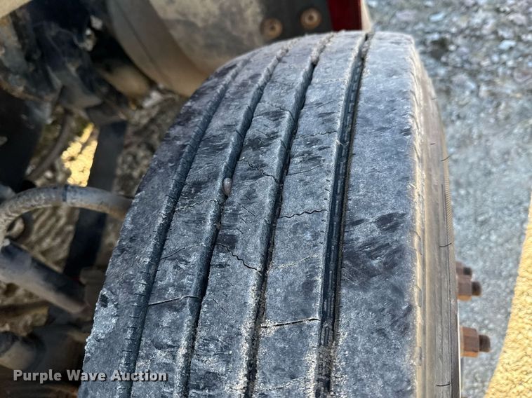 image for item DX1429 2007 Sterling A9500 semi truck