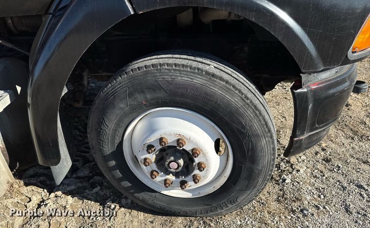 image for item DX1429 2007 Sterling A9500 semi truck