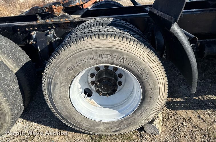 image for item DX1429 2007 Sterling A9500 semi truck