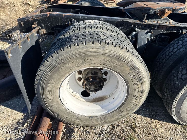 image for item DX1429 2007 Sterling A9500 semi truck