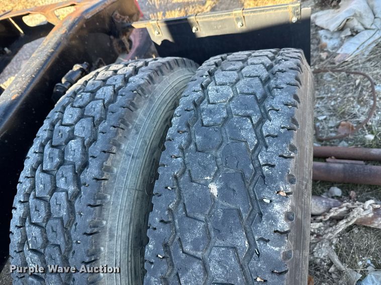 image for item DX1429 2007 Sterling A9500 semi truck