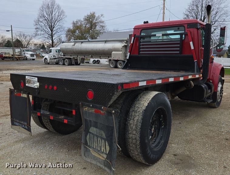image for item DX1616 2000 International 4900 flatbed truck