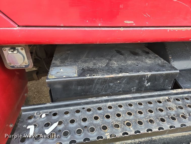 image for item DX1616 2000 International 4900 flatbed truck