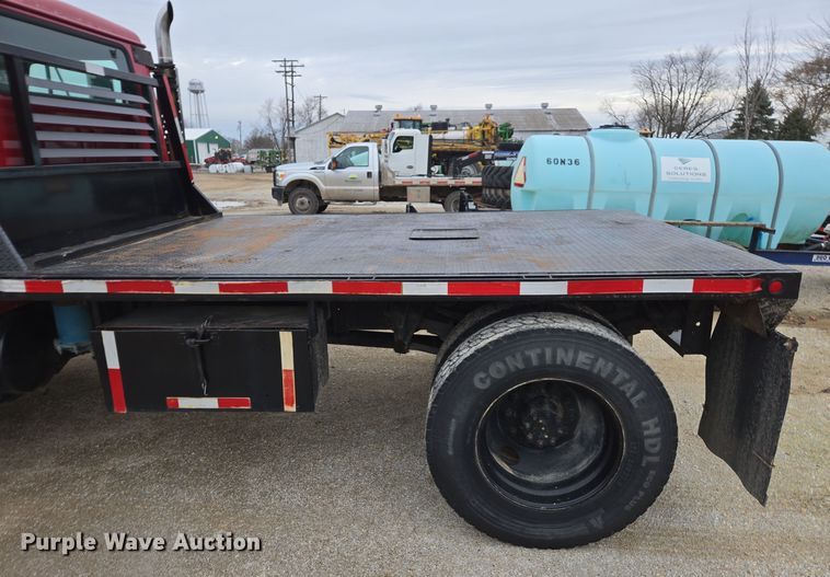 image for item DX1616 2000 International 4900 flatbed truck