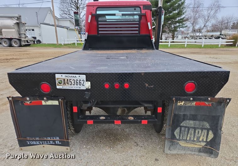 image for item DX1616 2000 International 4900 flatbed truck