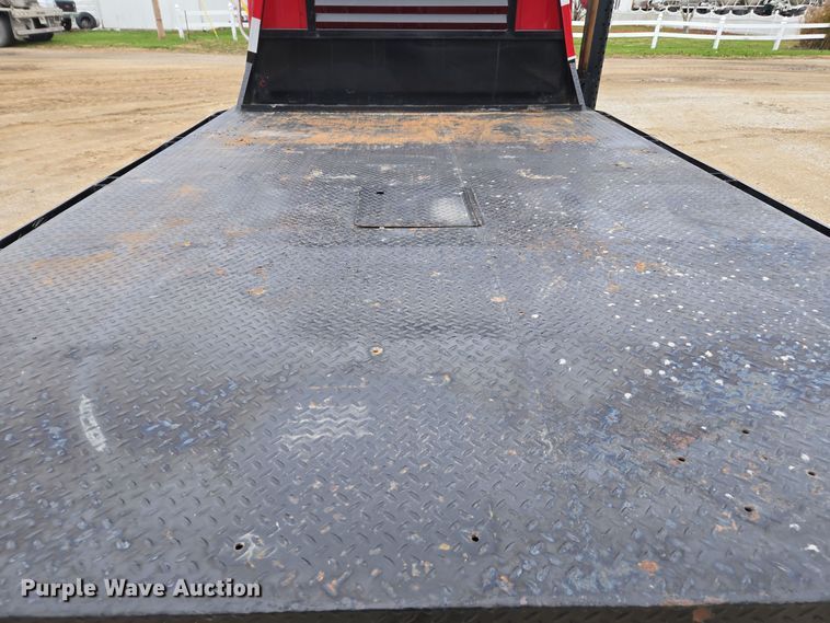 image for item DX1616 2000 International 4900 flatbed truck