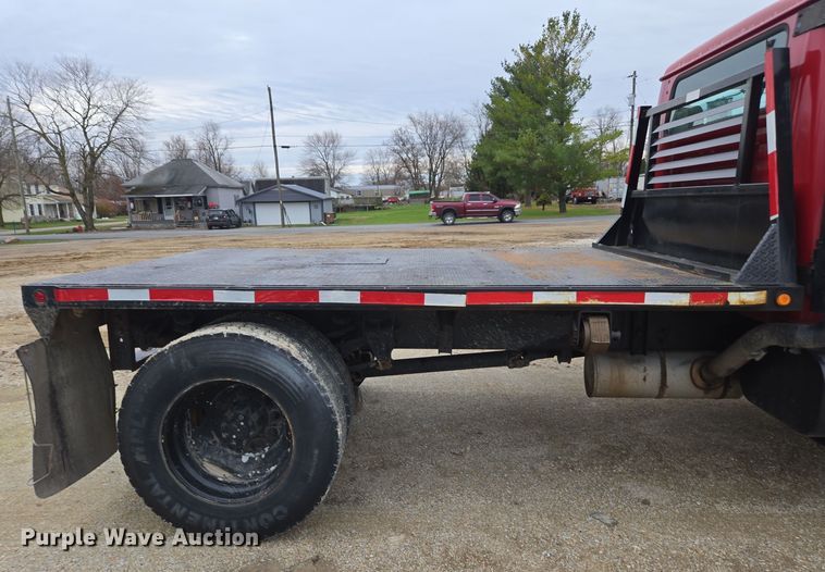 image for item DX1616 2000 International 4900 flatbed truck