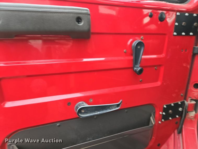 image for item DX1616 2000 International 4900 flatbed truck