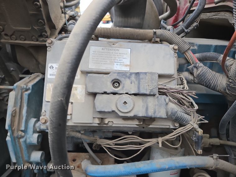 image for item DX1616 2000 International 4900 flatbed truck