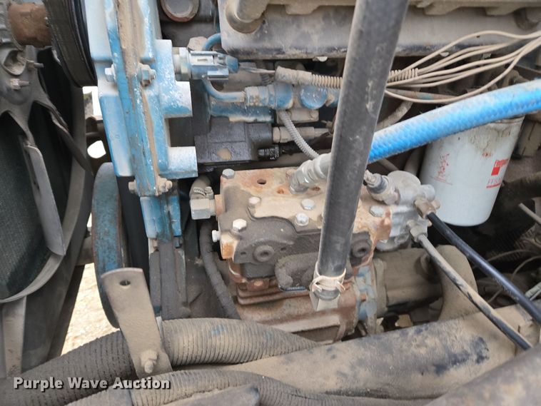 image for item DX1616 2000 International 4900 flatbed truck