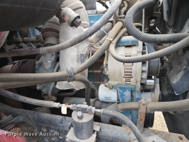 image for item DX1616 2000 International 4900 flatbed truck