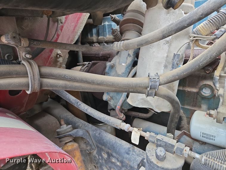 image for item DX1616 2000 International 4900 flatbed truck