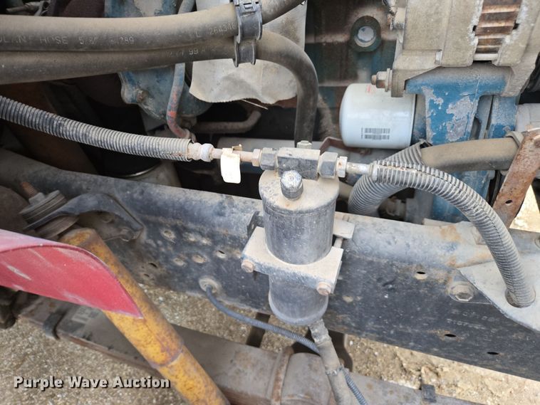 image for item DX1616 2000 International 4900 flatbed truck