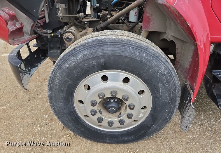 image for item DX1616 2000 International 4900 flatbed truck