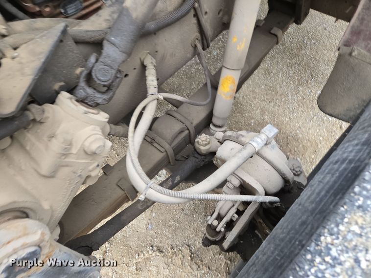 image for item DX1616 2000 International 4900 flatbed truck